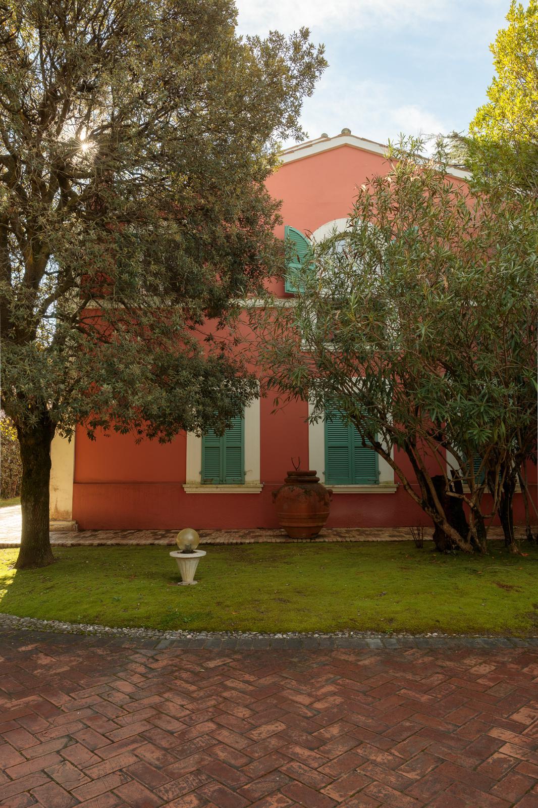Prospettiva del parco privato della villa